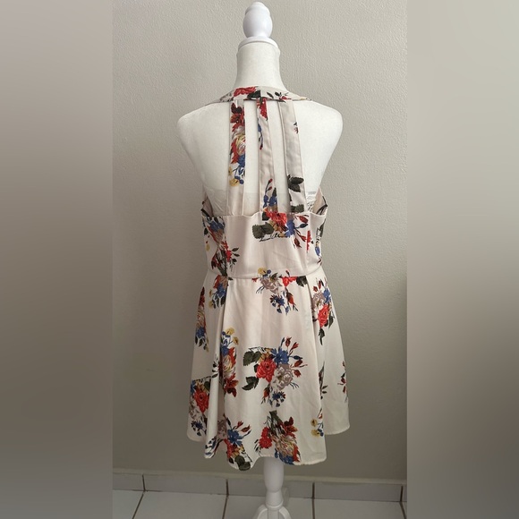 Forever 21 Floral Button-Front Mini Dress - Picture 3 of 6